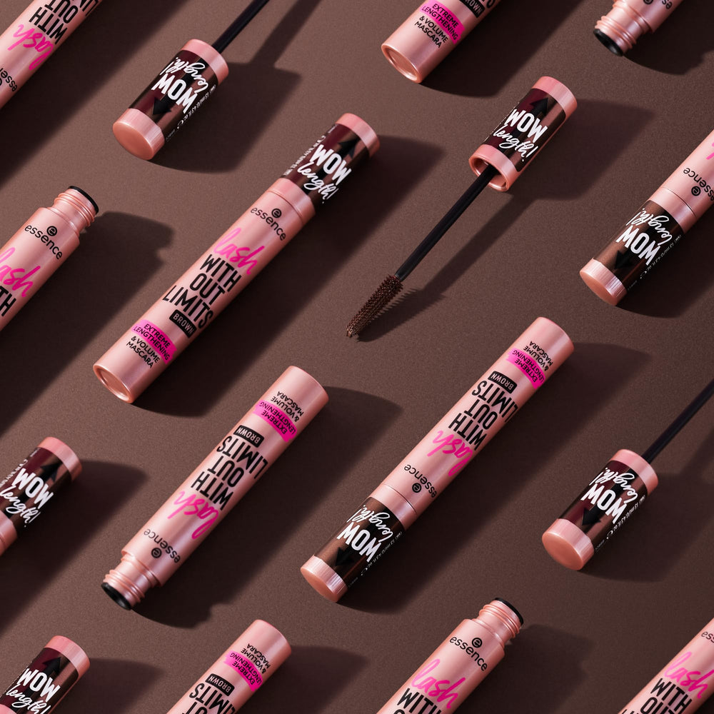 Essence Lash Without Limits extra black 01 swatch showcases ultra defined drama.