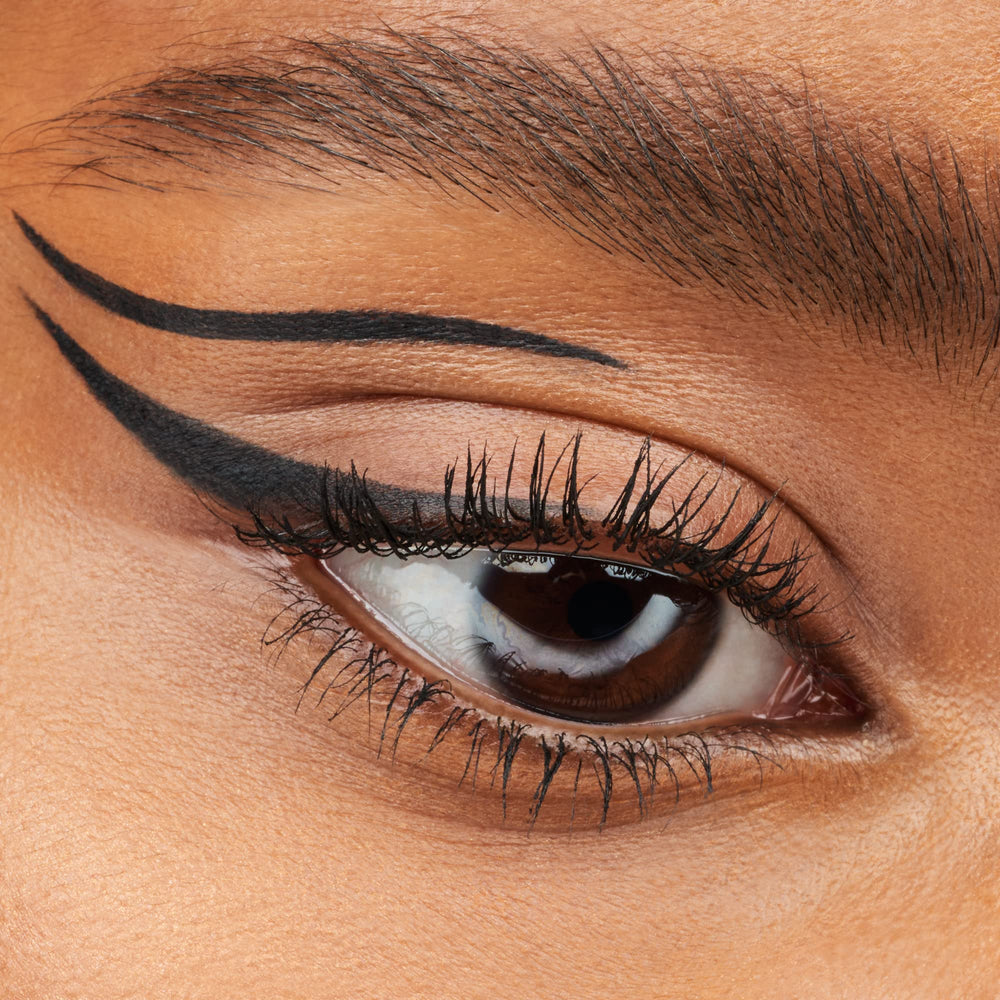 Essence Stay & Play Gel Eyeliner eight-shade collection highlights versatile color options.