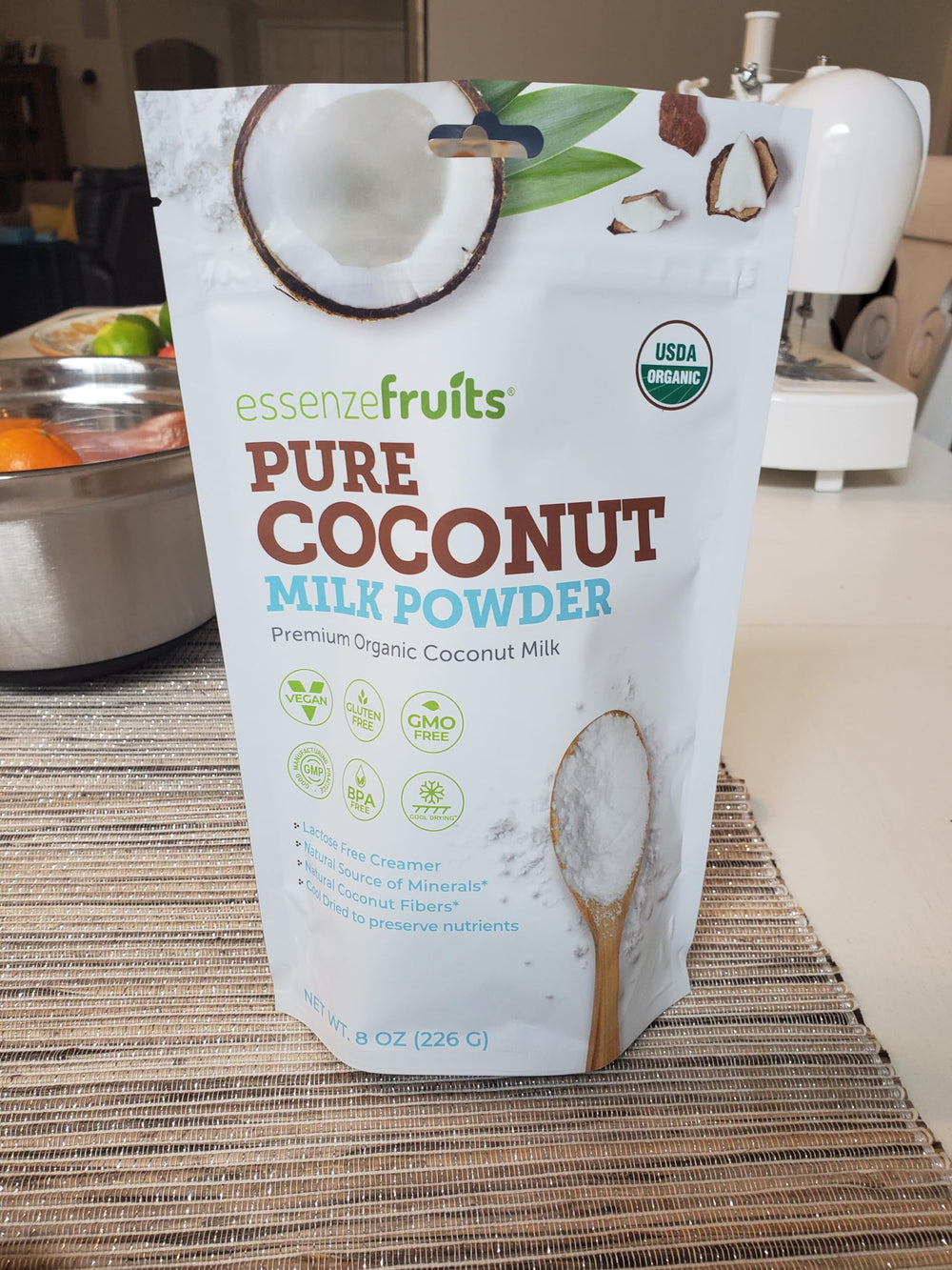 Essenzefruits coconut milk powder blended into a smoothie for plant‑based richness