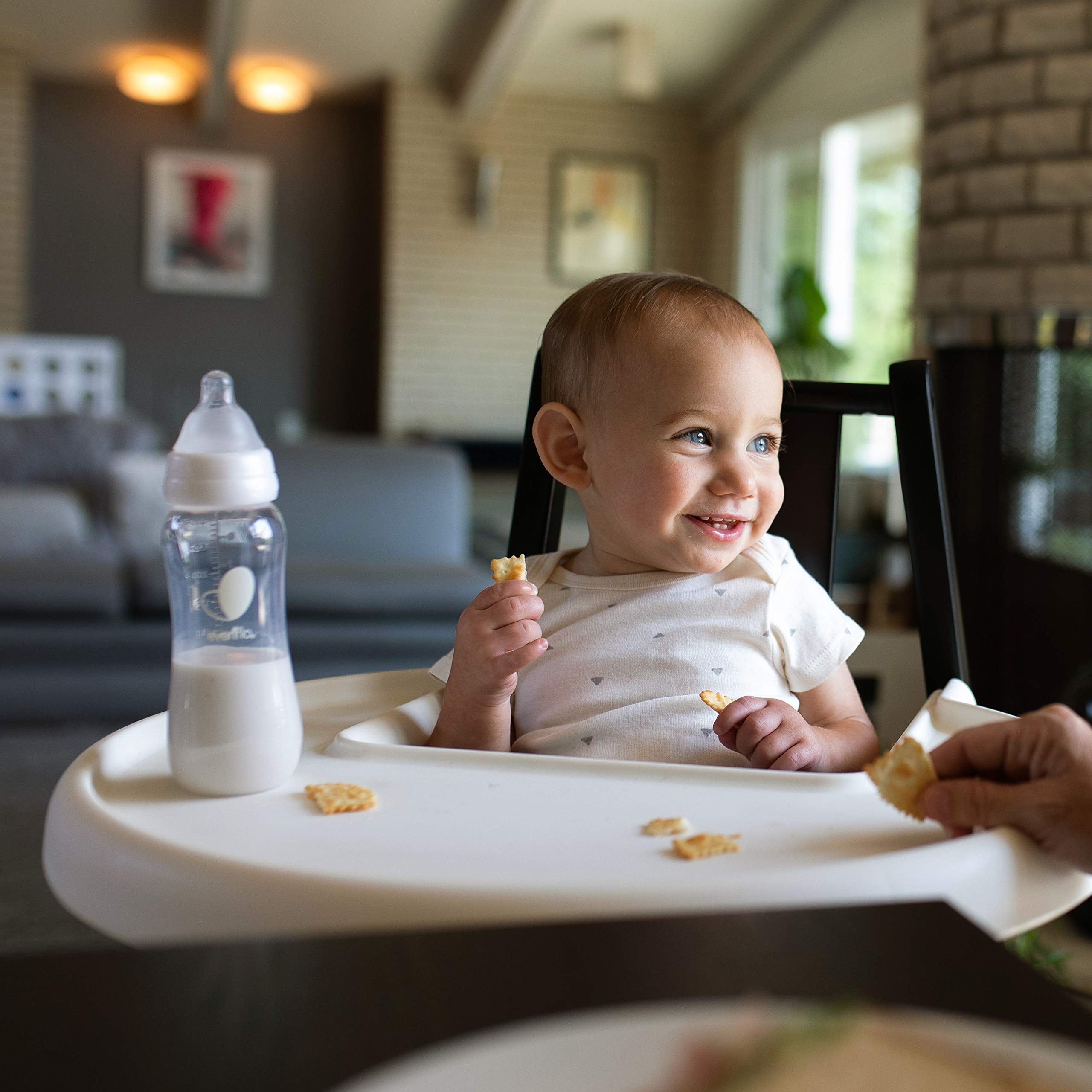Evenflo standard-neck bottle attaches to most standard neck breast pumps
