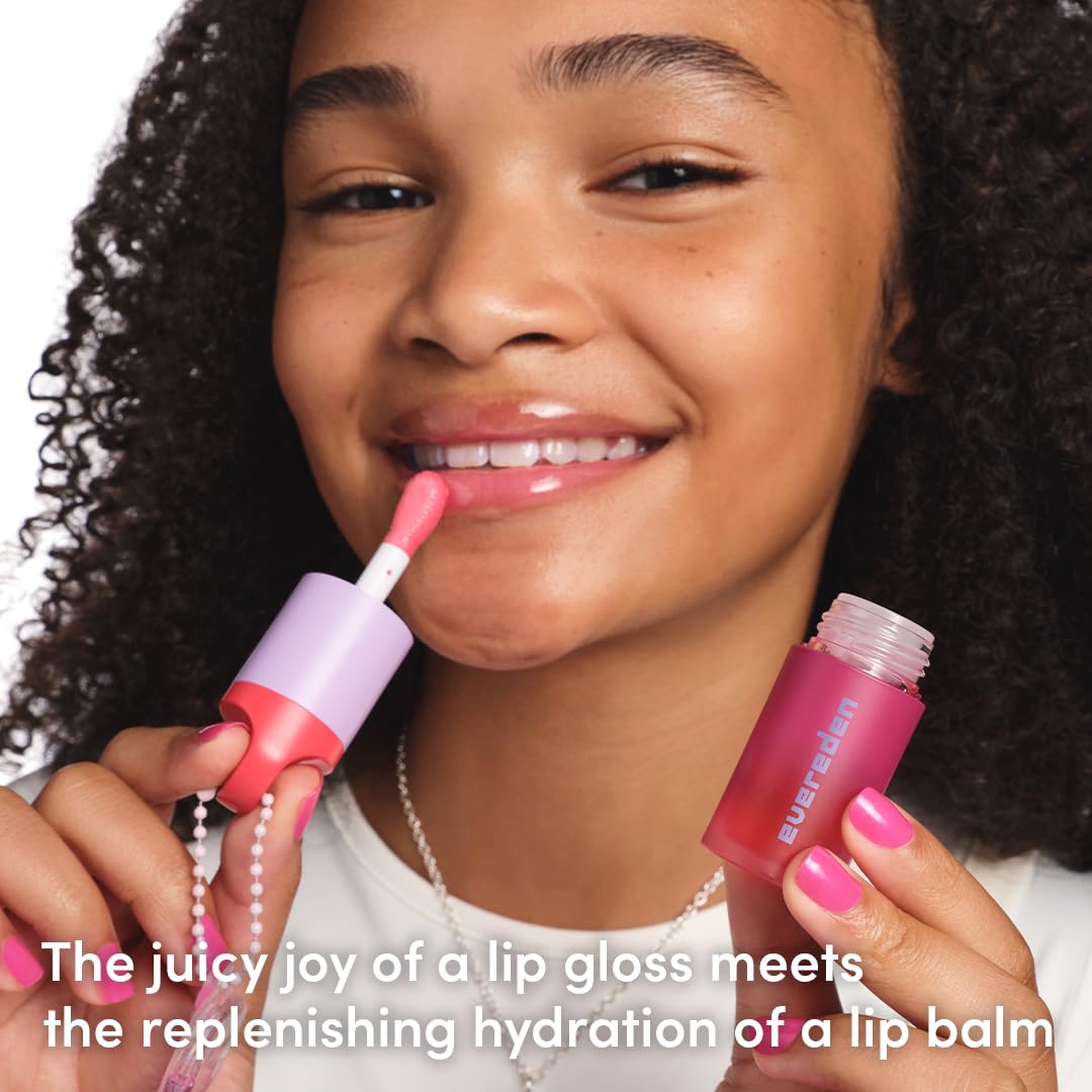 Cranberry oil image signals antioxidant protection and subtle color.