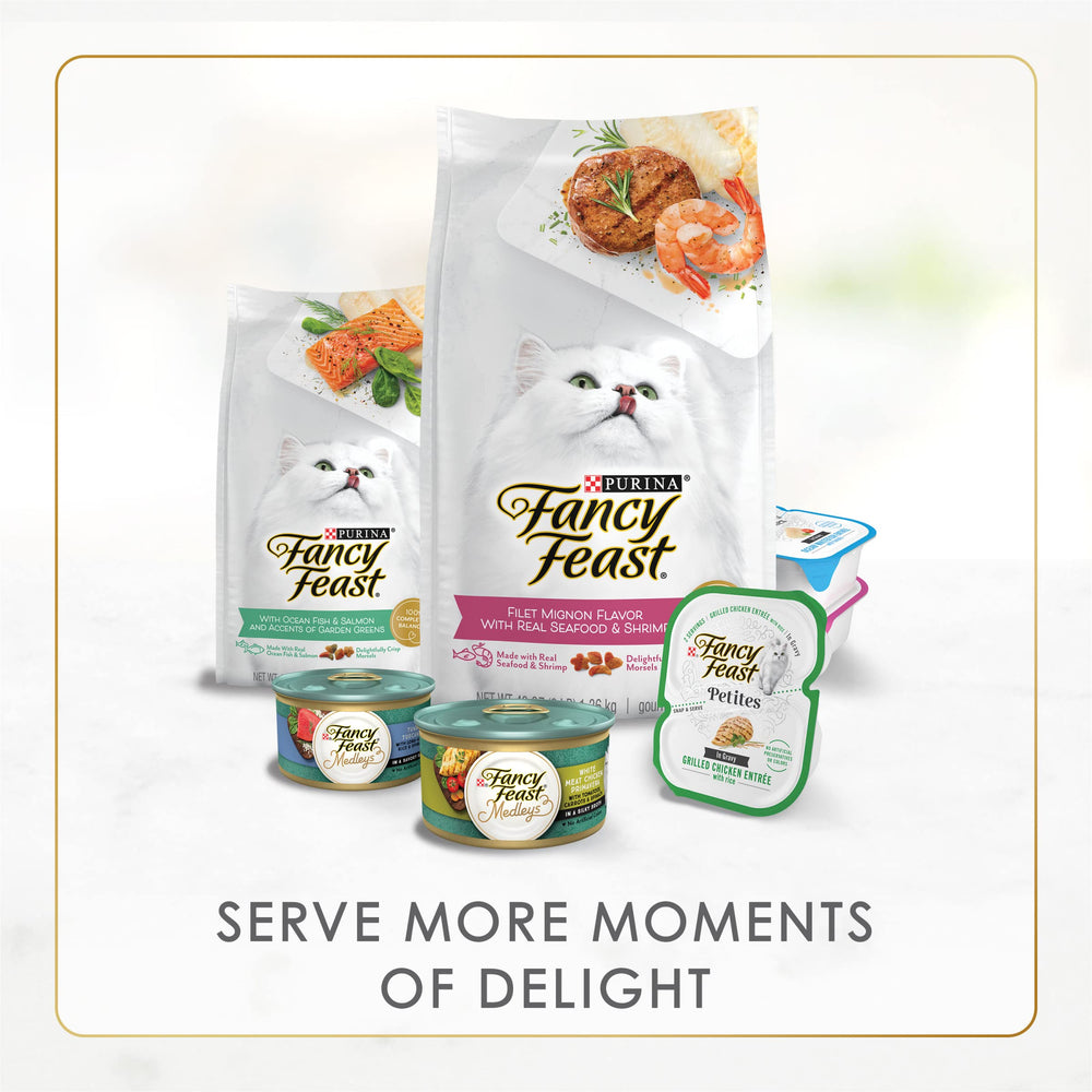 Fancy Feast smooth pate in gravy for flavorful texture