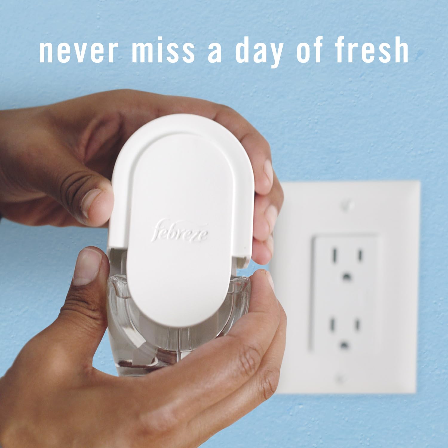Automatic scent release maintains a steady fragrance.