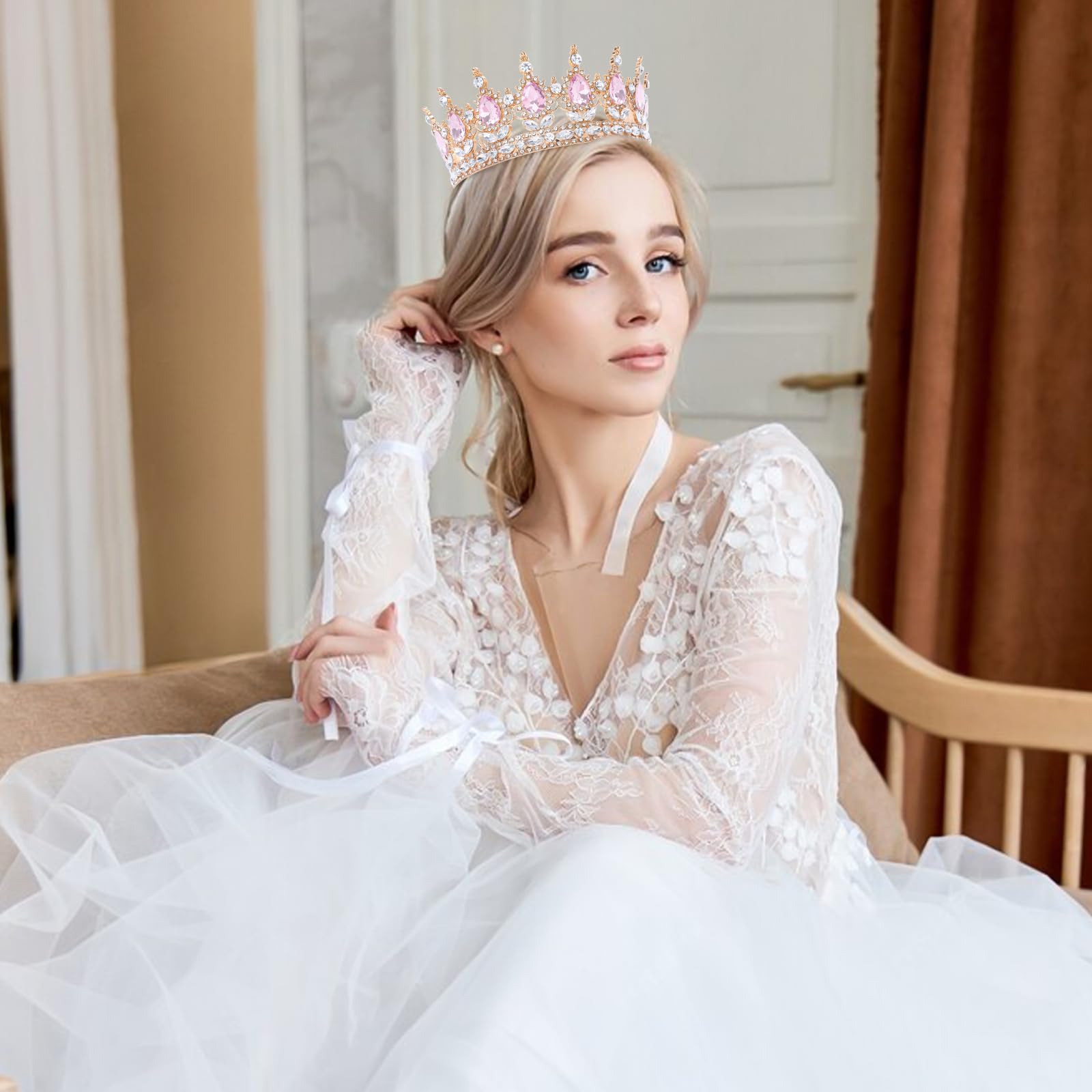 Feltent pink queen crown packaged with four clips for secure wear