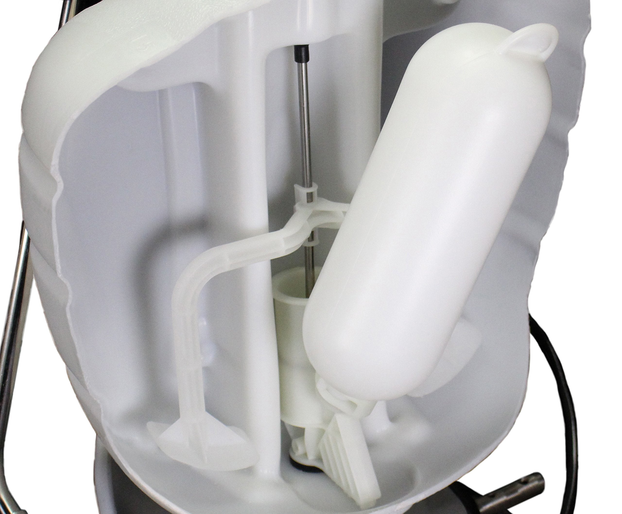 Field King internal no-leak pump keeps liquids away from your back.