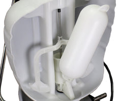 Field King internal no-leak pump keeps liquids away from your back.