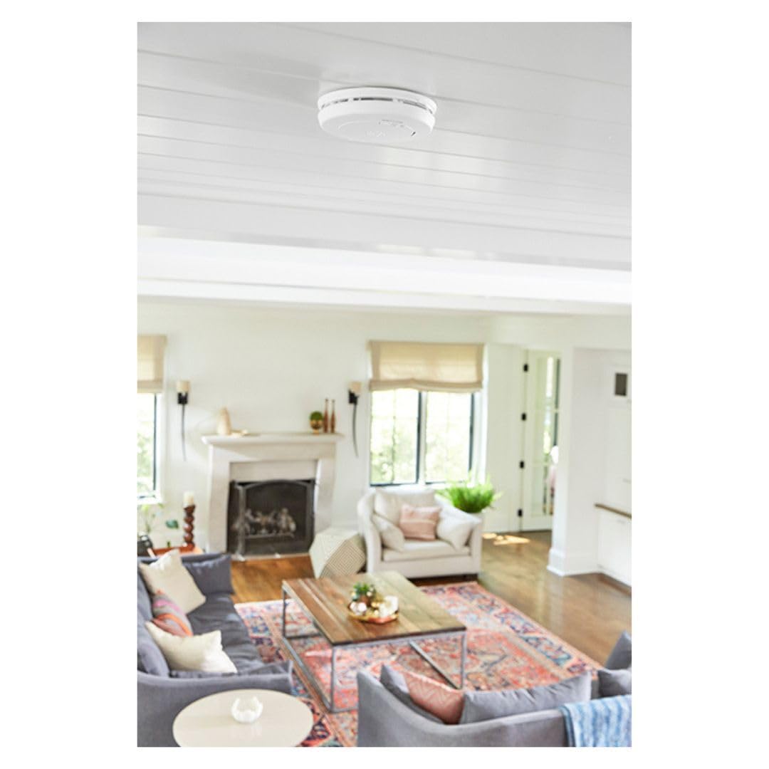 First Alert SMCO210 is easy to install and maintains safety without frequent battery changes.
