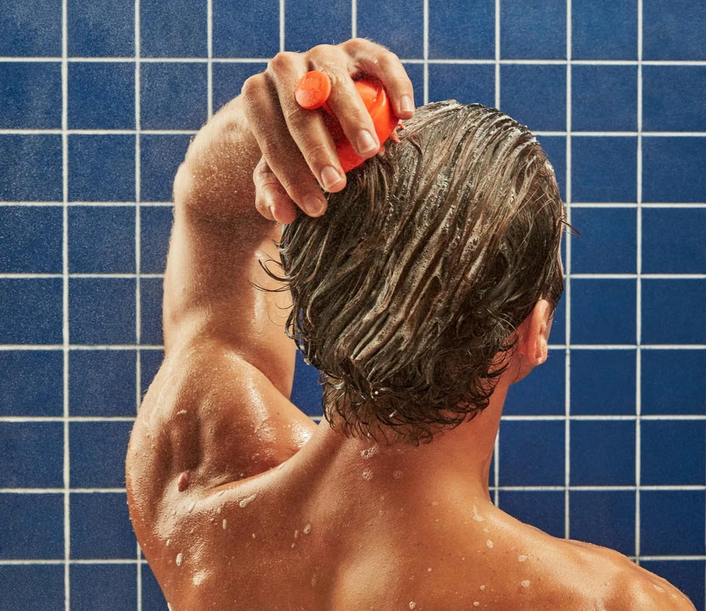 Flakes conditioner with yuzu and basil fragrance delivers refreshing spa-like experience.