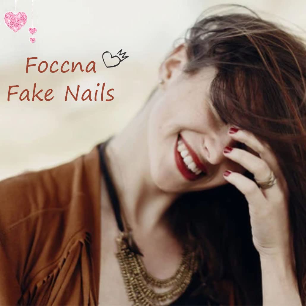 Foccna occasions: weddings, dates, and dances nails offer a glossy finish for special events.