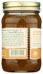 Fond chicken bone broth pour captures a versatile base for soups and risottos.