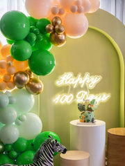 FOTIOMRG green balloons arch idea for festive garland.