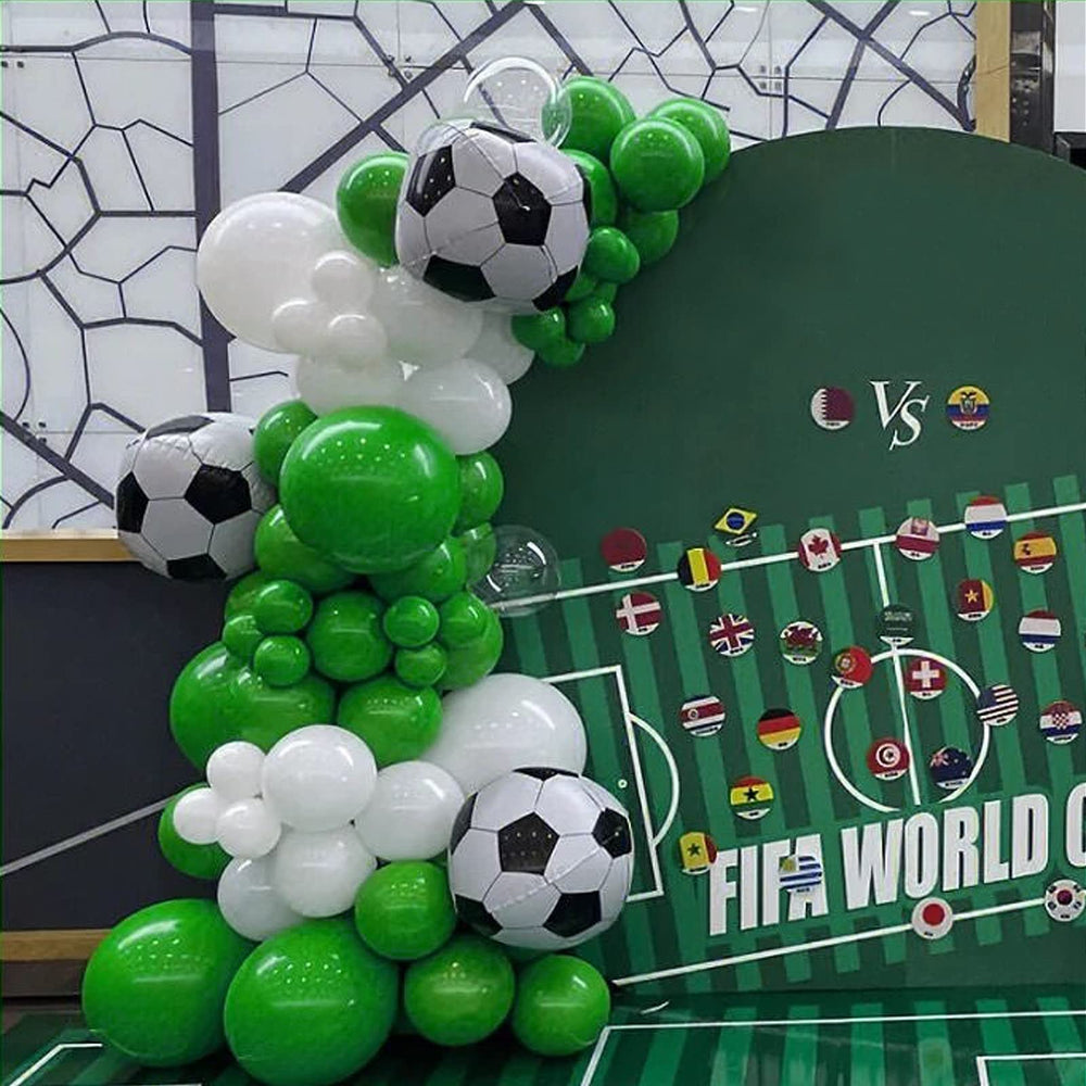 FOTIOMRG green balloons create vibrant party scenes.