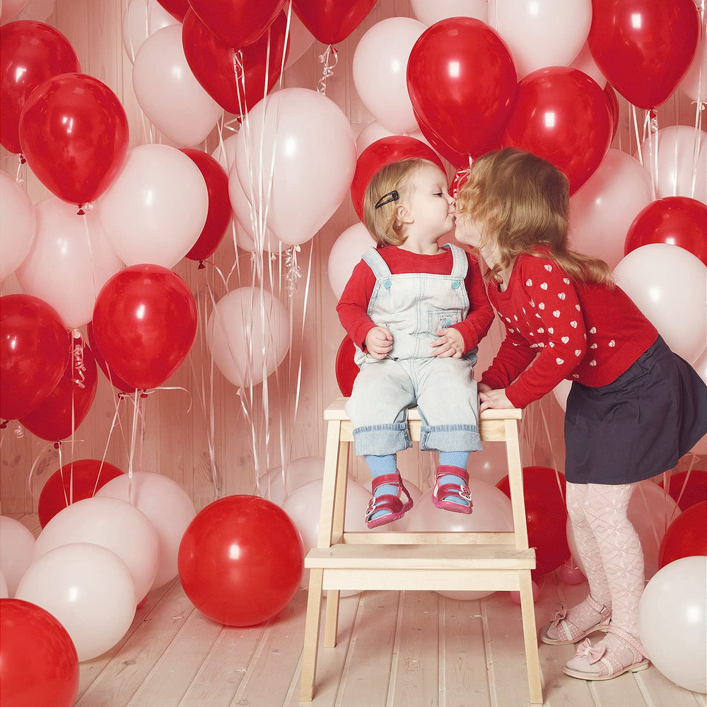 FOTIOMRG garland idea with red balloons for arches.