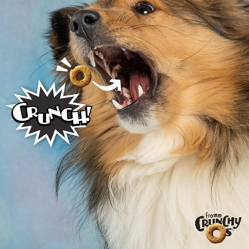 Fromm Crunchy Os Bacon Blasters bag reseal demonstrates freshness on the go.