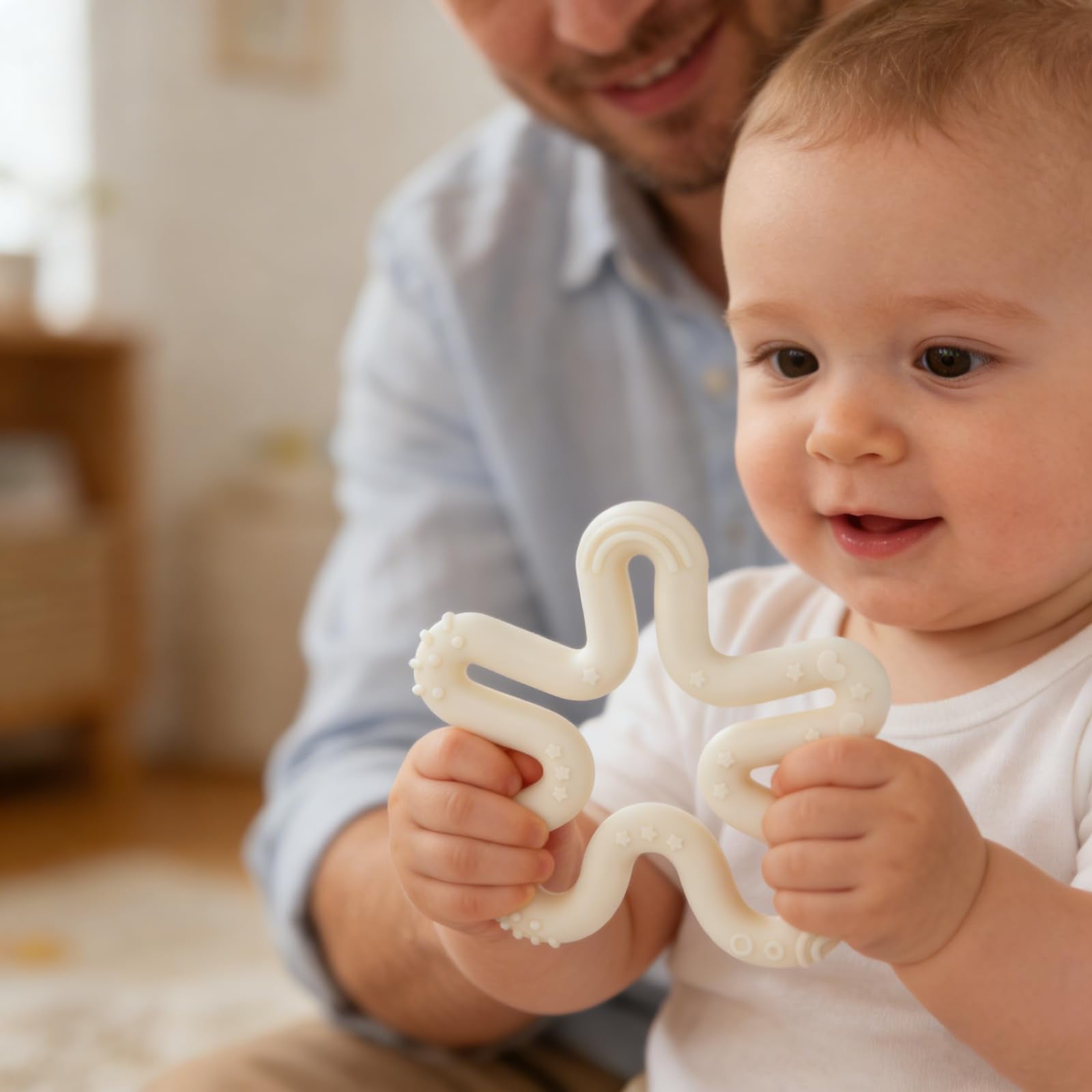 Dishwasher-safe silicone teether, Fu Store coral flower, easy cleaning after use.