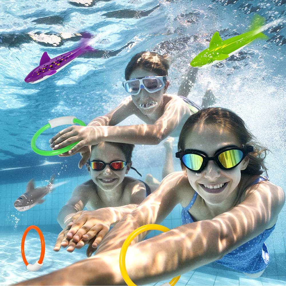 Packaging image shows the FULLSEXY set ready for sunny pool days.