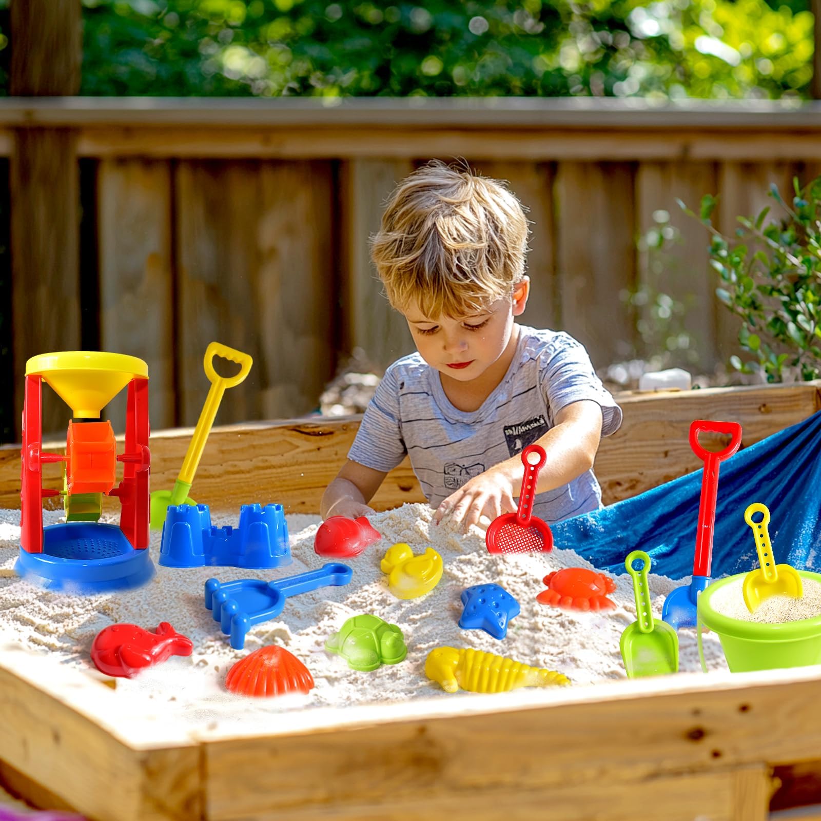 FUN LITTLE TOYS beach toys molds create imaginative sand structures for creative play.