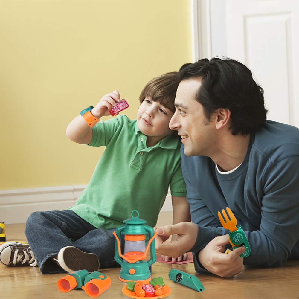 FUN LITTLE TOYS pop-up tent creates a mini space for reading and rest.