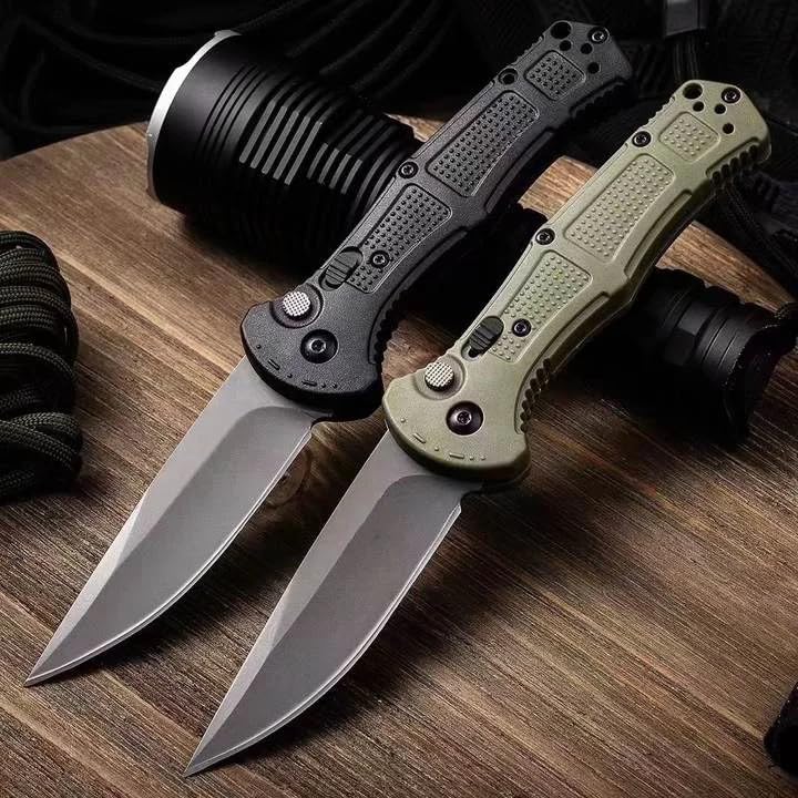 Futsuak 9070 blade close-up showing D2 steel durability for tough tasks.