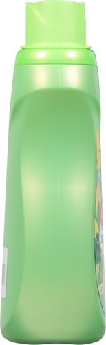 Gain Liquid Fabric Softener Original Scent pour demonstrates long-lasting freshness for laundry loads.
