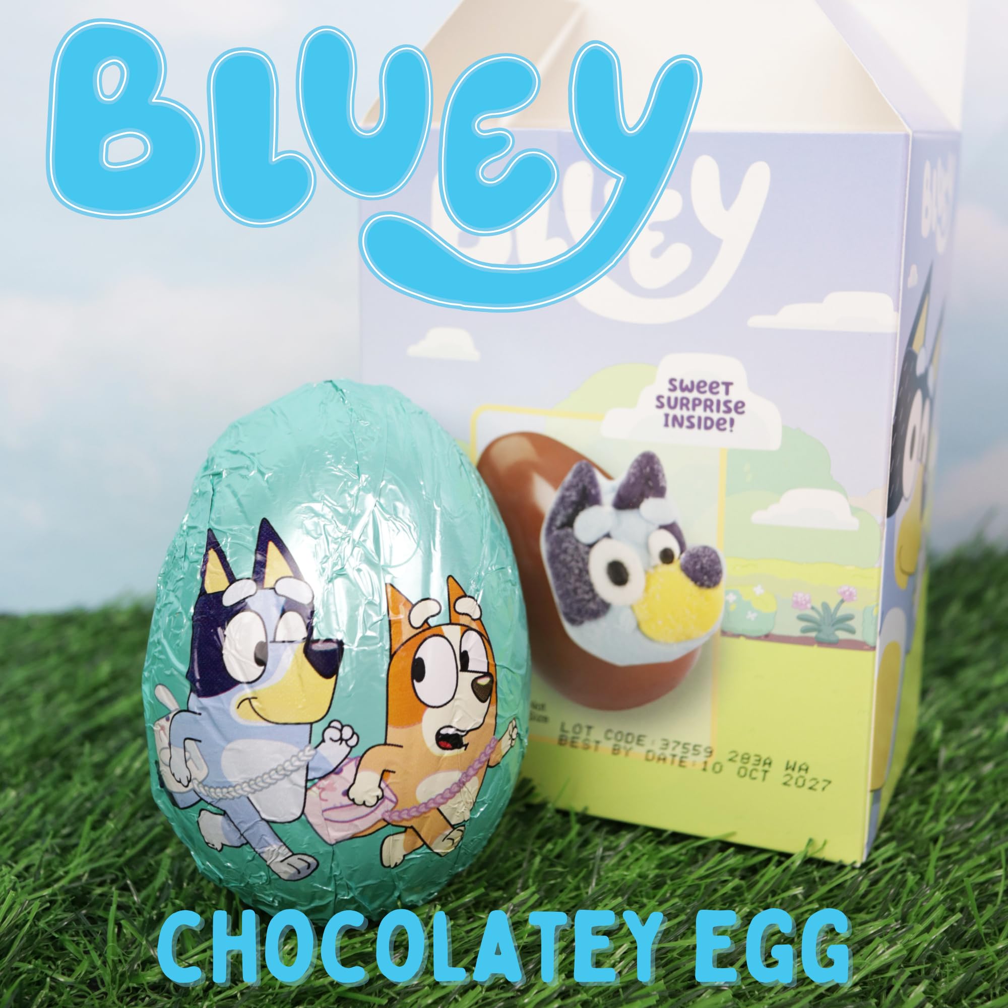 Galerie 2.12-ounce Easter egg fits neatly into any Easter basket.