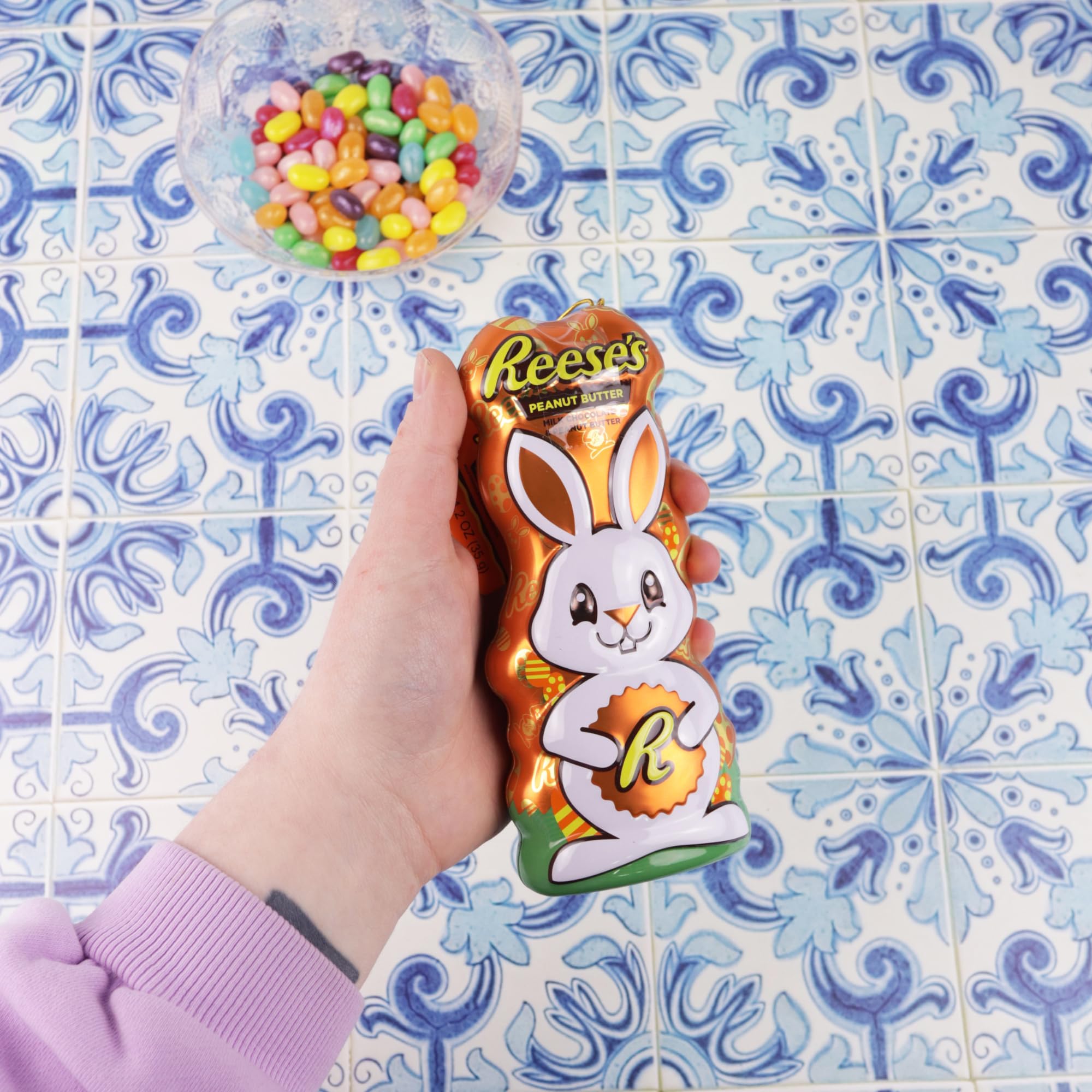 Galerie Reese's tin is reusable for keepsakes and seasonal décor