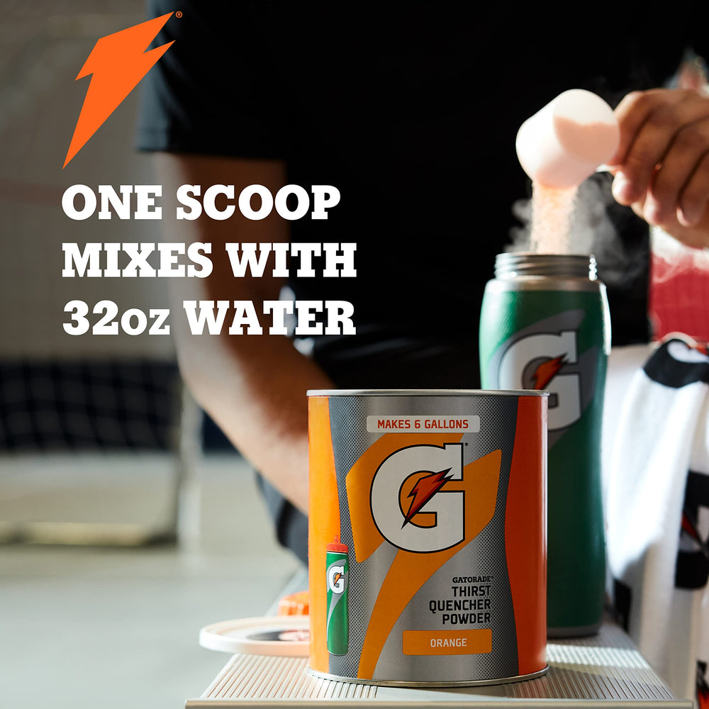Powder dissolving easily in water for simple pre- or post-workout hydration.