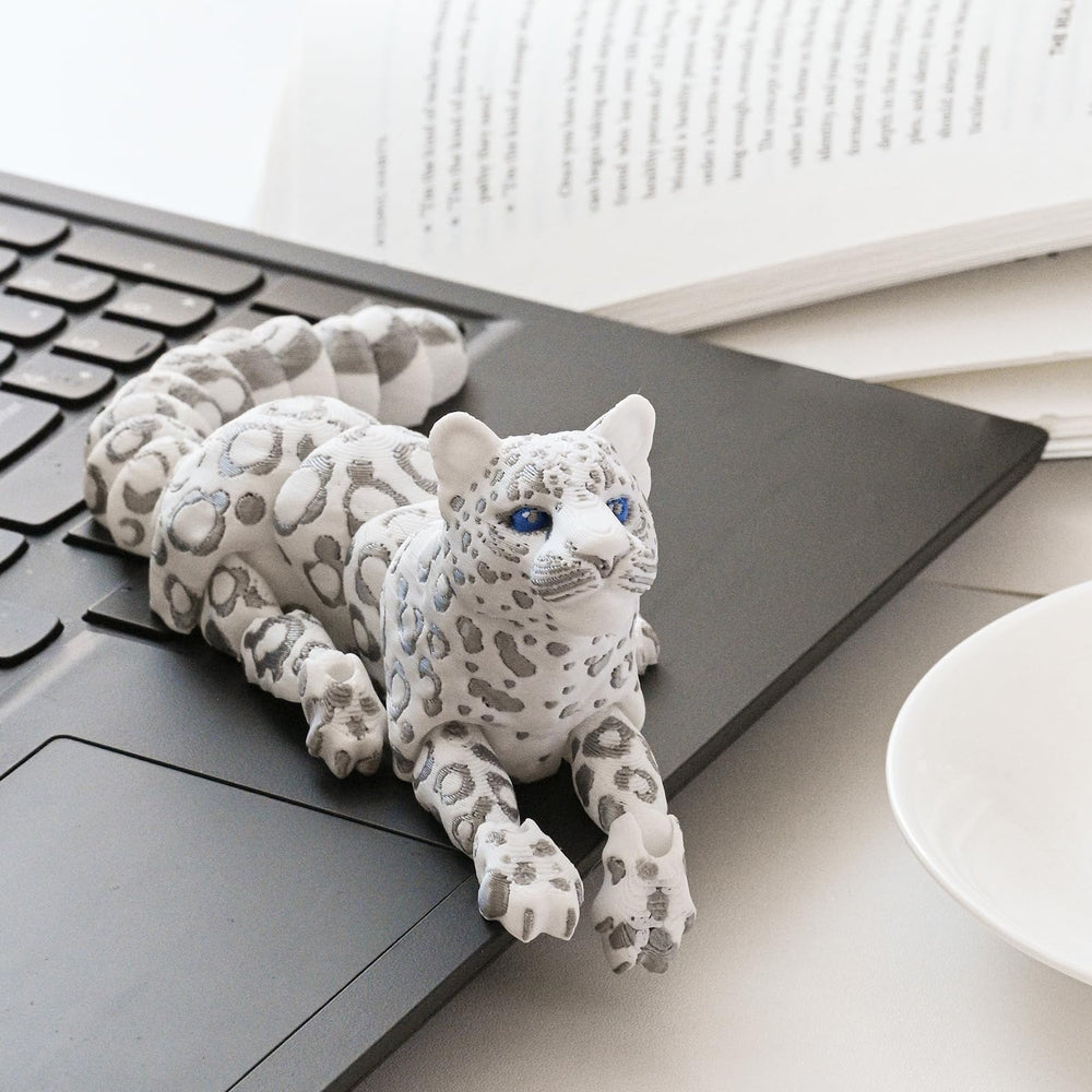Suits shelves, mantels, and office desks with wildlife charm.