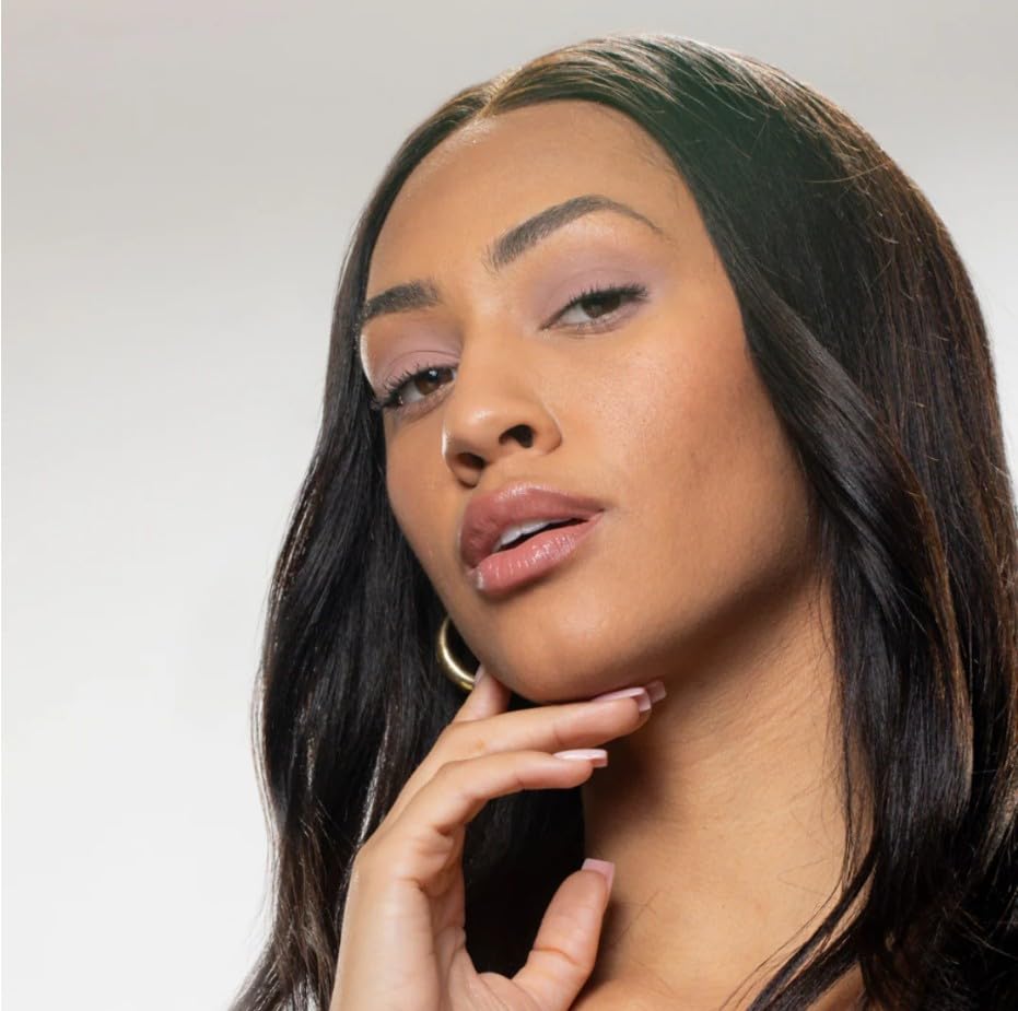 Gen See Melon swatch demonstrates bright warm tones for daytime looks.