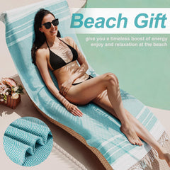 Genovega quick-dry towel demonstrates fast-drying after swimming.