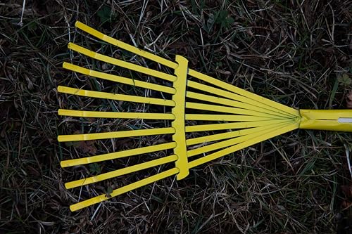 JustForKids leaf rake in multicolor for playful garden chores