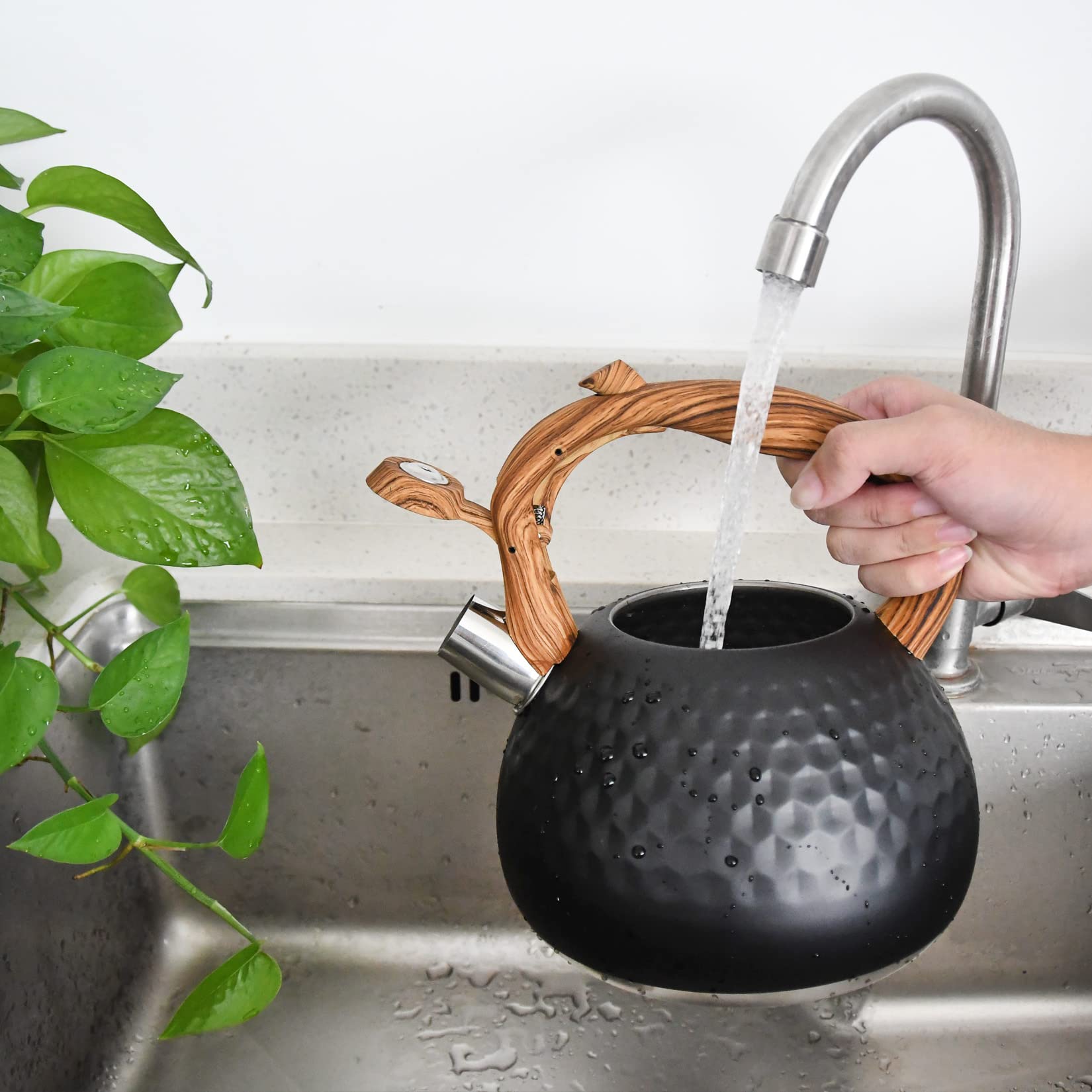 GGC black stainless steel body offers durable, stylish appeal.