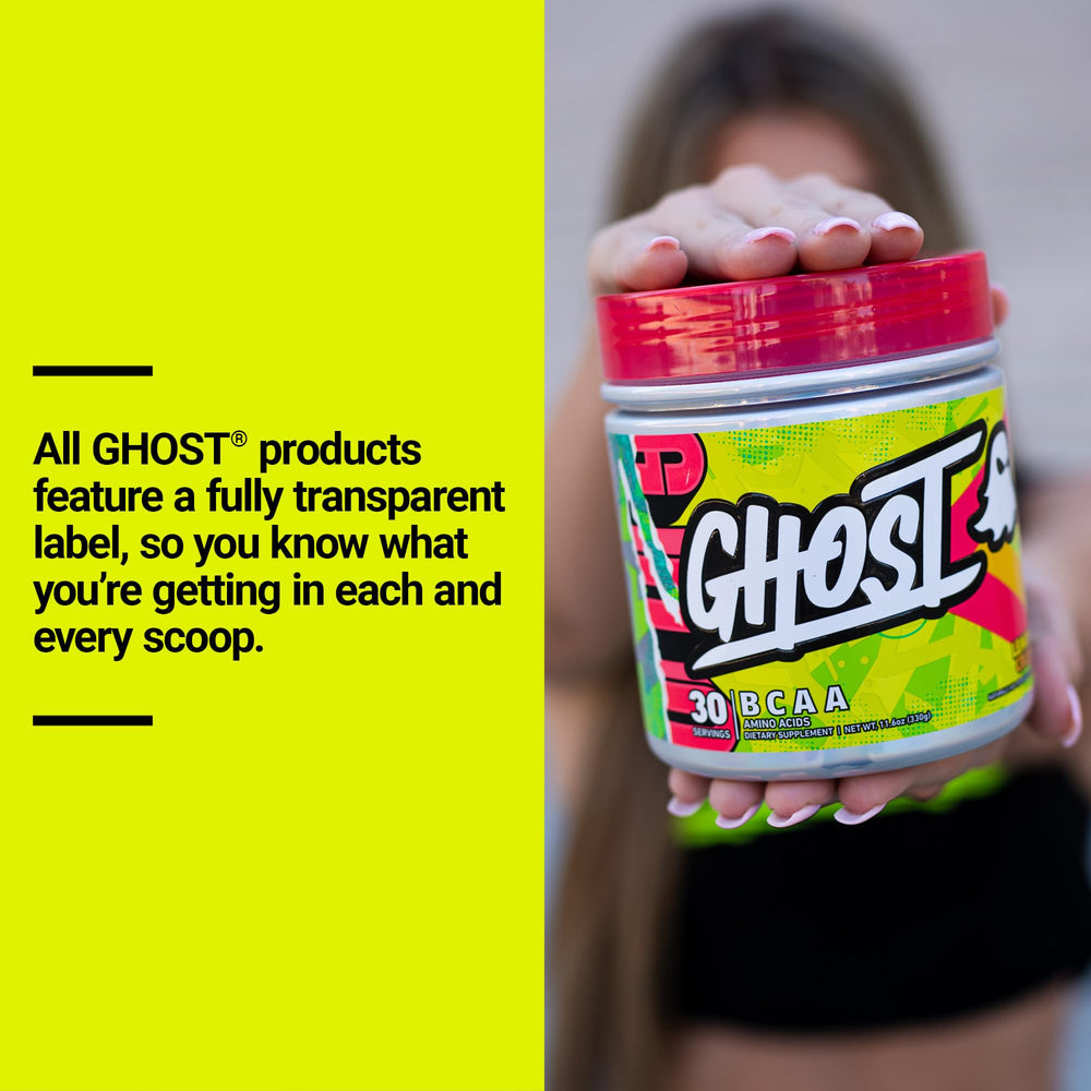 GHOST BCAA Lemon Crush tasting splash reveals vibrant flavor and enjoyable training breaks.