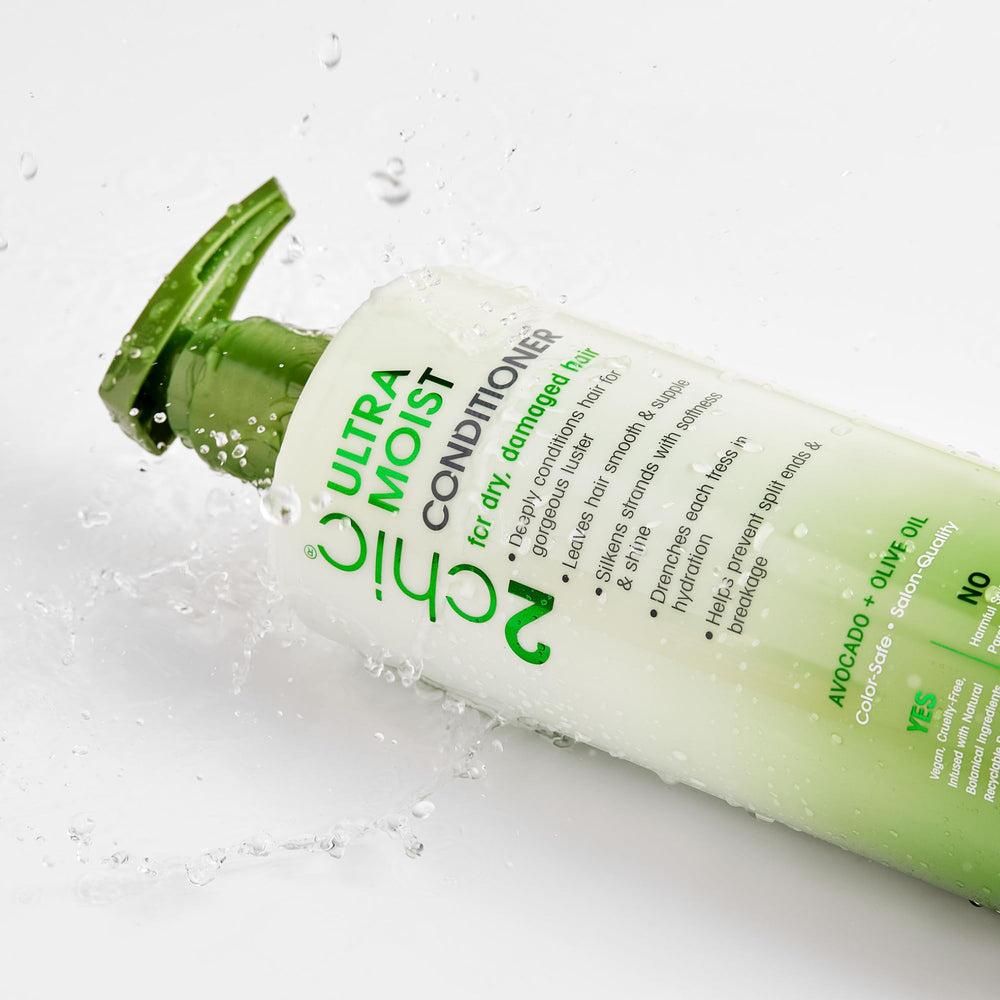 Giovanni 2Chic Ultra-Moist shampoo foam lather shows rich cleansing action.