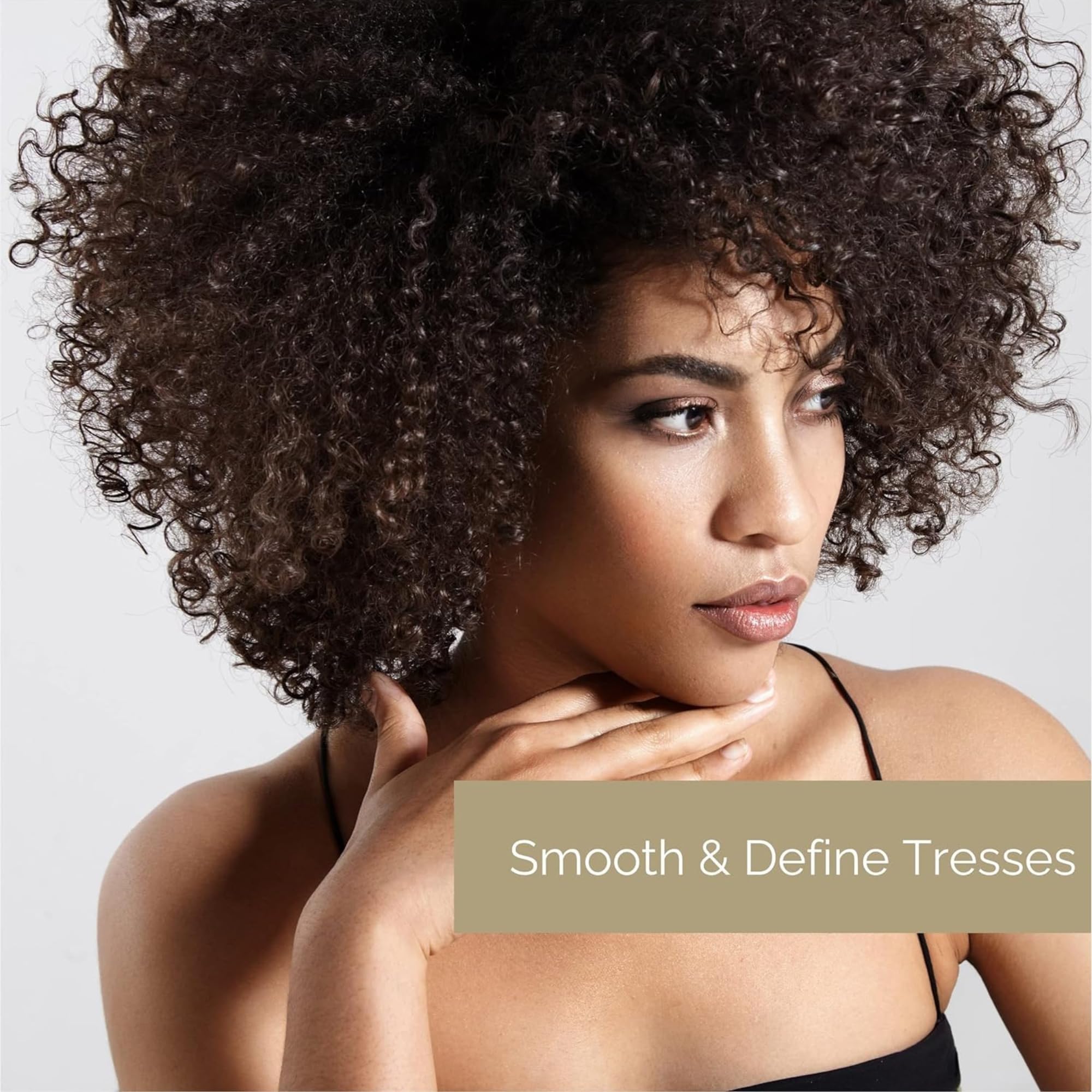 GIOVANNI Smoothing Castor Oil Shampoo reduced frizz on modeled strands