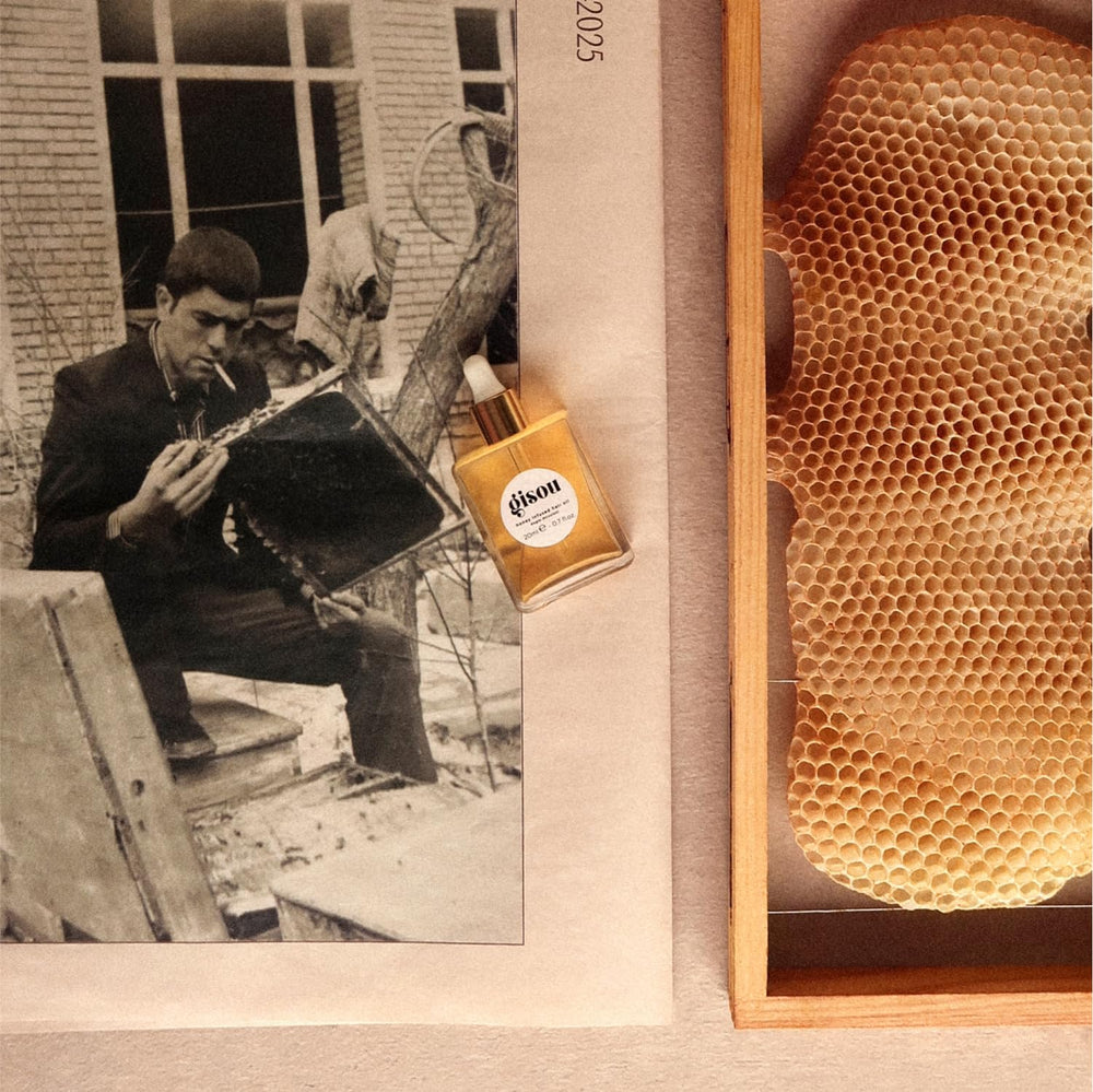 Gisou Honey Infused Hair Oil swatch showing light-weight texture