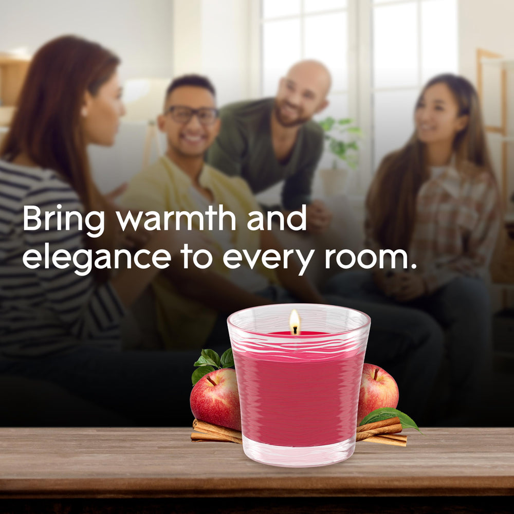 Glade Apple Cinnamon candle jar gift-ready design suits thoughtful presents