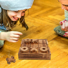 Glintoper 4-in-a-row storage lid with neatly organized discs for portable play.