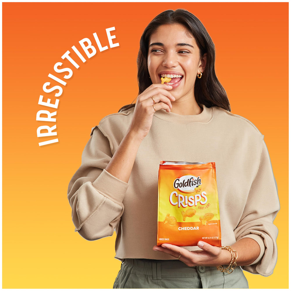 Goldfish Cheddar lunchbox-ready, convenient school snack option.