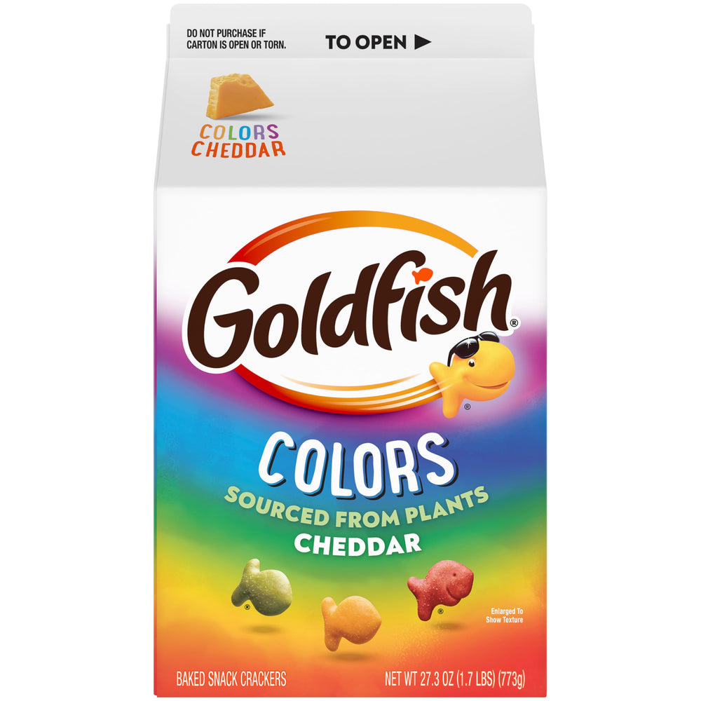 Goldfish Colors Cheddar crackers close-up showing cheesy crunch and bright hues.