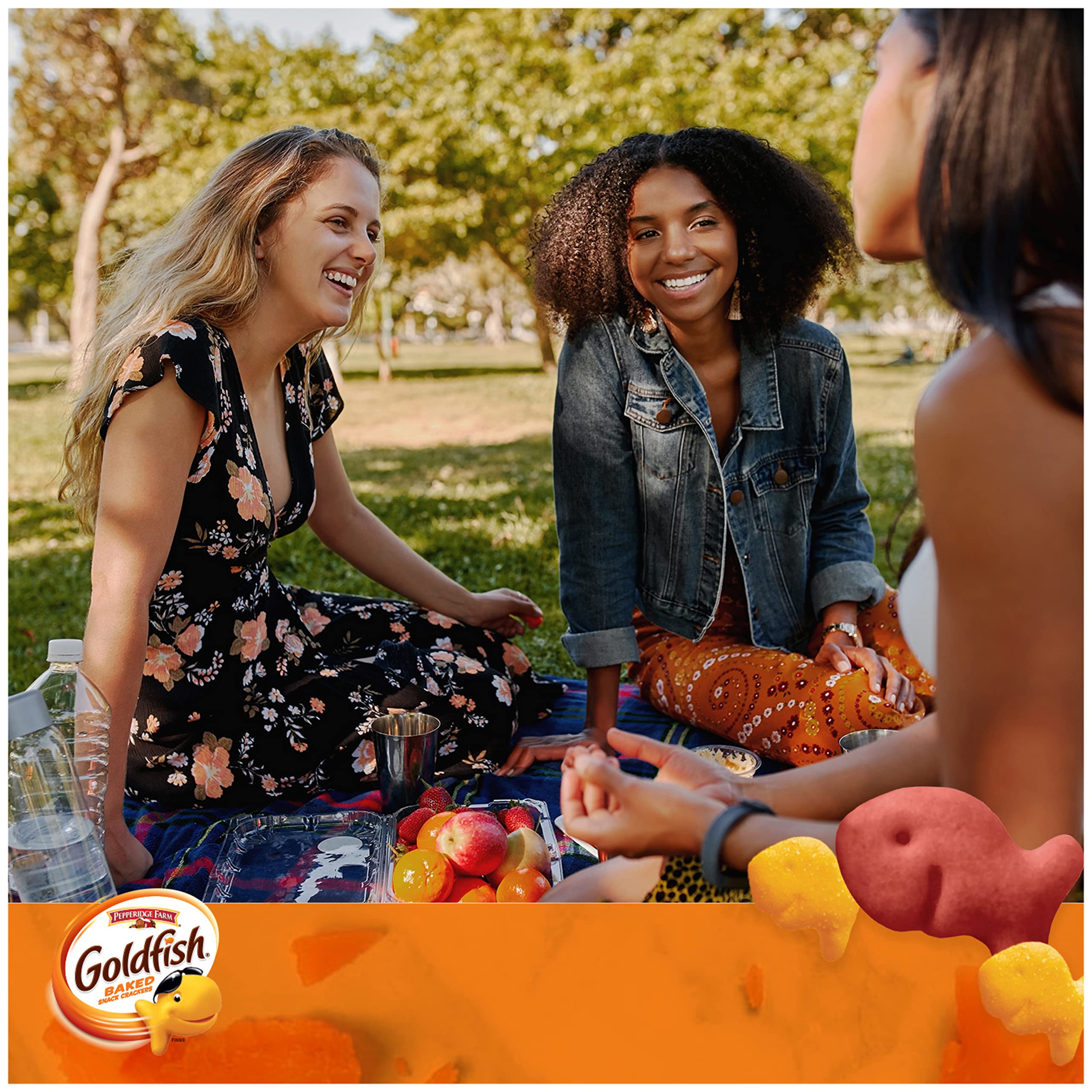 Goldfish Colors Cheddar crackers on-the-go, perfect car snacks for road trips.