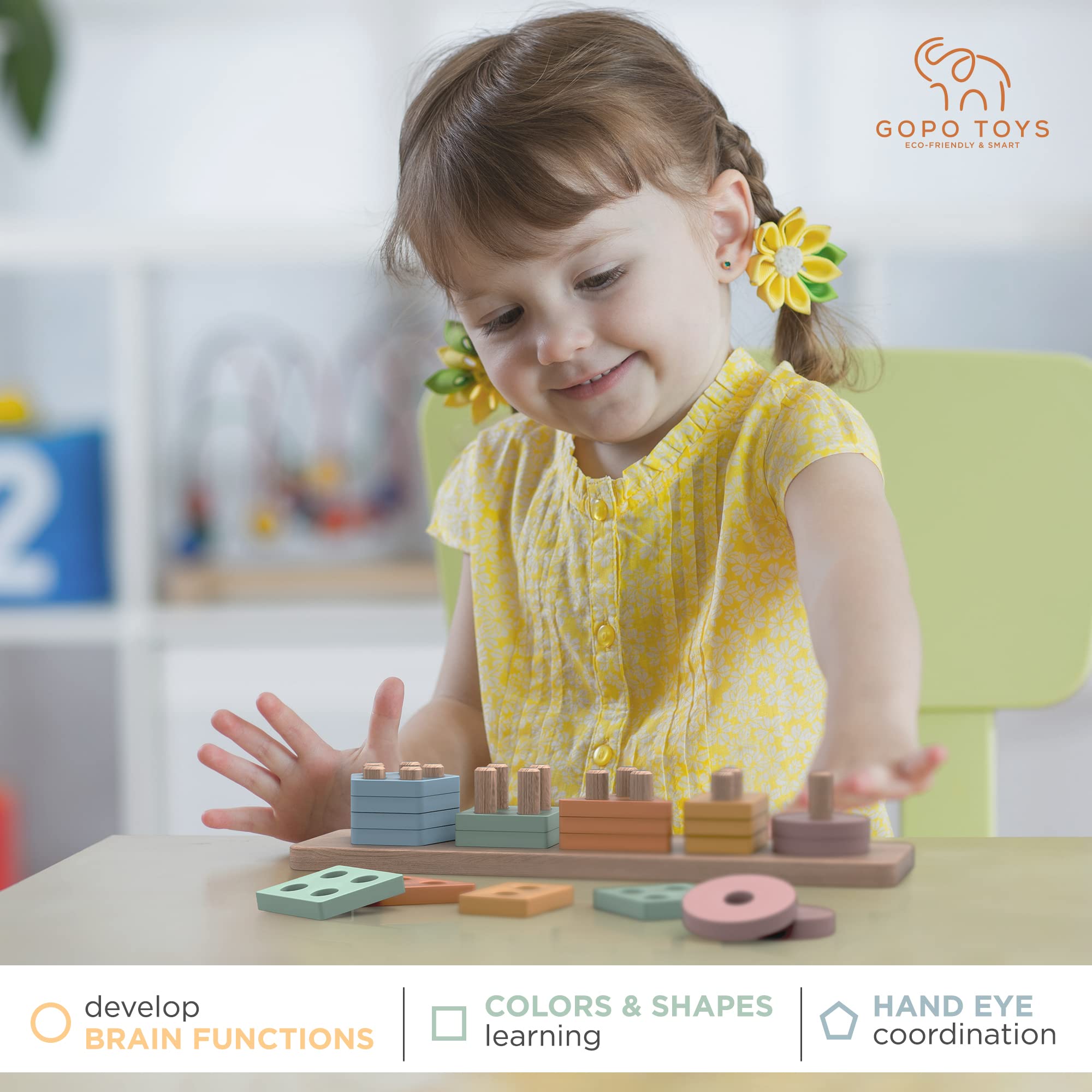 GOPO TOYS organized 20-piece board keeps all parts secure and ready for travel.