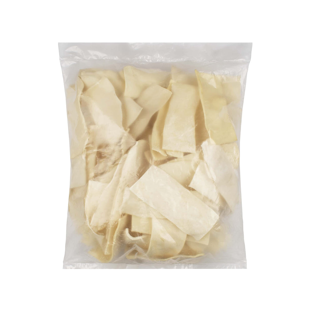 GreenCow Rawhide Chips natural beef flavor attracts dogs during chew.