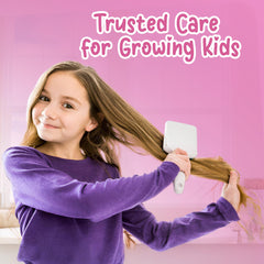 Grisi Ricitos Kids Chamomile spray being applied for detangling after bath