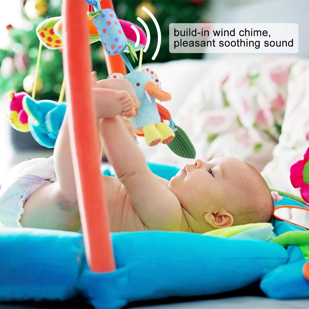 HAHA Baby Owl Clip stimulates baby focus with high-contrast colors and soft sounds.