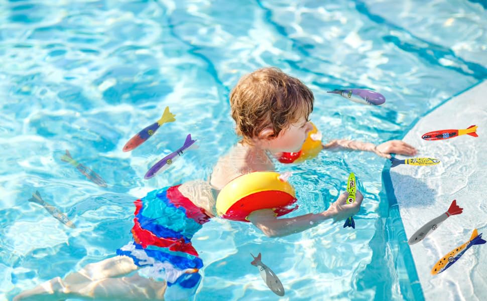 Diving and retrieving games with Haktoys toys in water