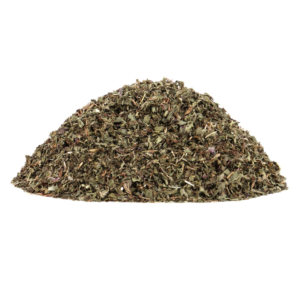 Halo Naturals peppermint leaf brewed into tea, delivering a refreshing aroma and flavor