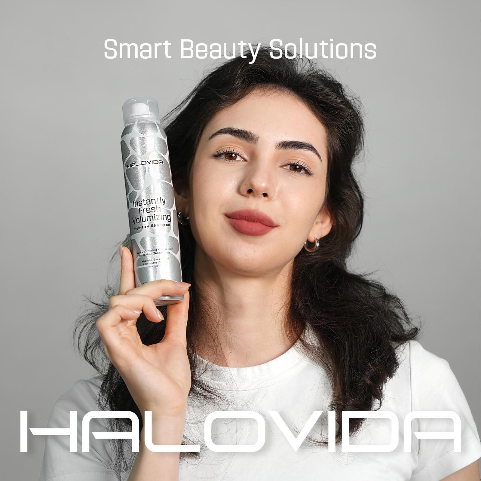 Absorbs excess oil at roots for instant volume and a refreshed look.