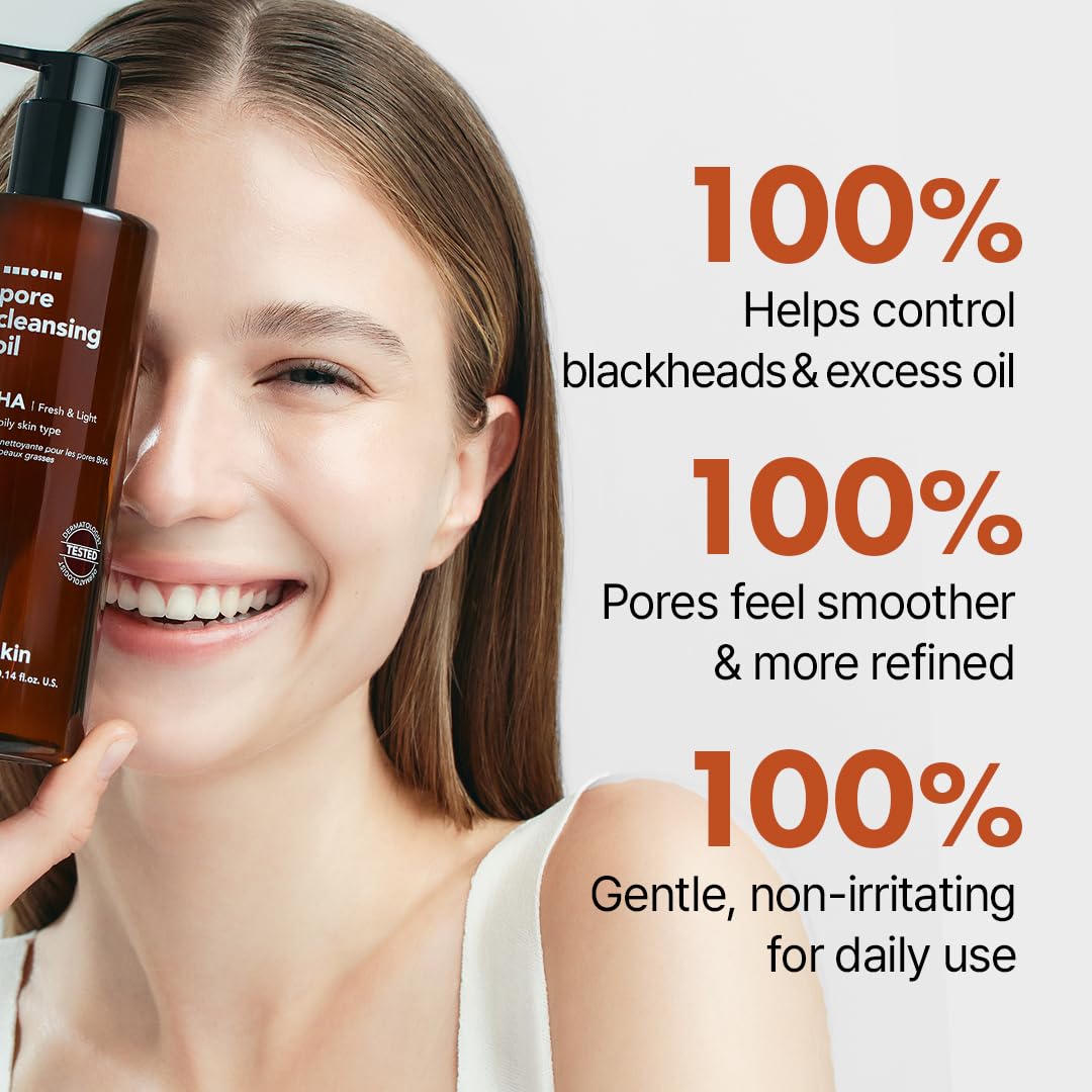 Removing waterproof makeup with Hanskin BHA Pore Cleansing Oil