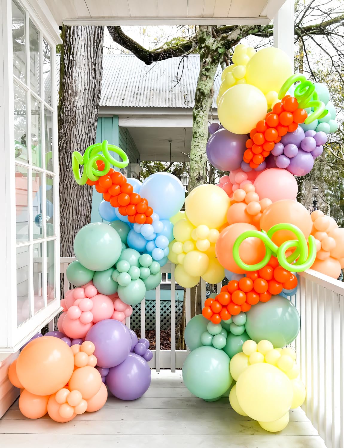Haolongfa 16ft arch strip keeps the garland neat and sturdy.